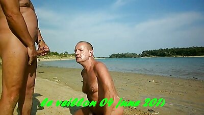 თინეიჯერული ბუდის სენსუალური შეღწევა ძალიან კარგად გრძნობს თავს